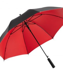 eleganta röda och svarta lyxparaplyet.