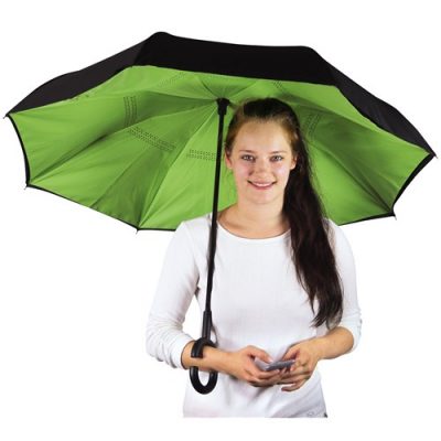 grönt paraply med omvänd stängning