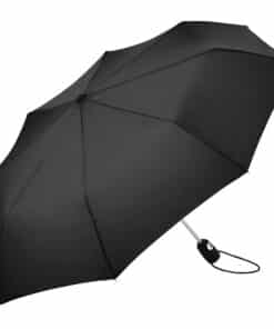 Kompakt miniparaply från Hugo med automatisk öppning. Smidig, hopfällbar och enkel att ta med i väskan – perfekt för vardag, resa och regniga dagar.